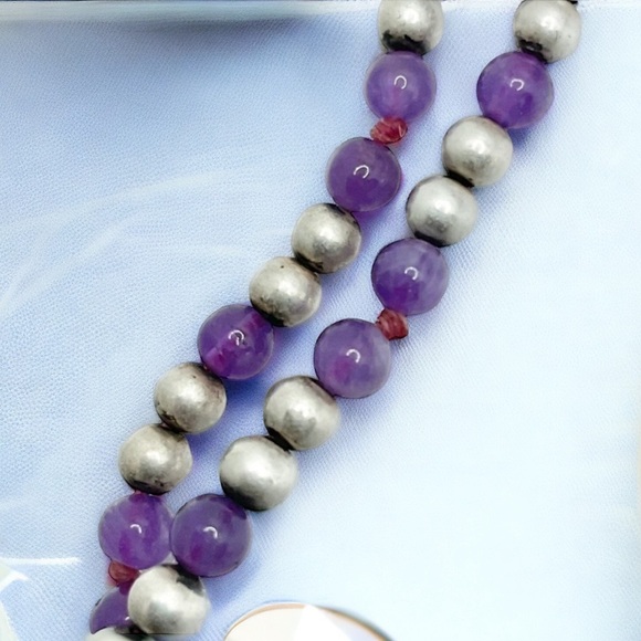 Vintage Amethyst Bead Beaded Sterling Silver Handknotted Necklace from 1940’s - Picture 5 of 7